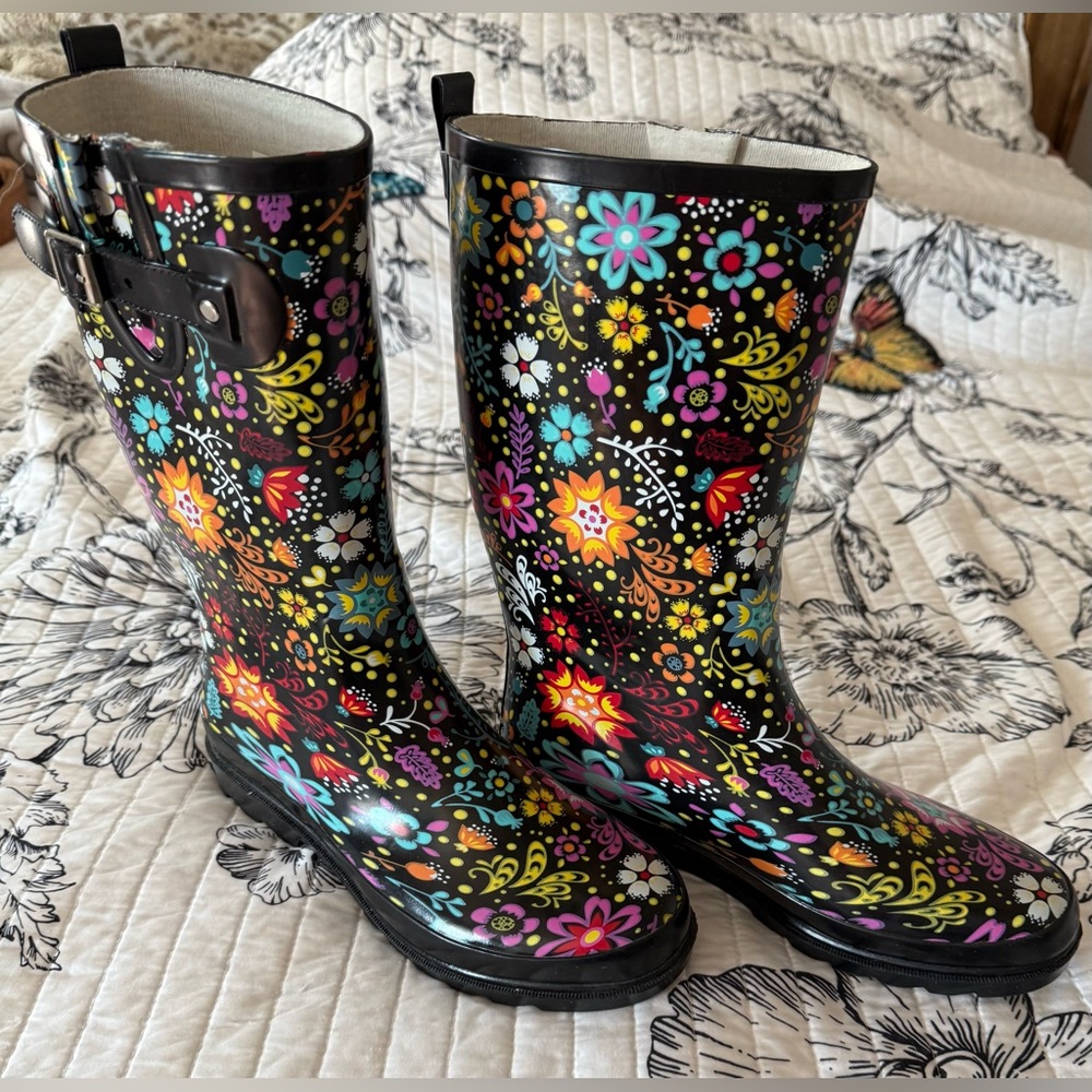 New Western Chief Women SZ 10 Garden Play Tall Rain
Boots - Picture 9 of 10